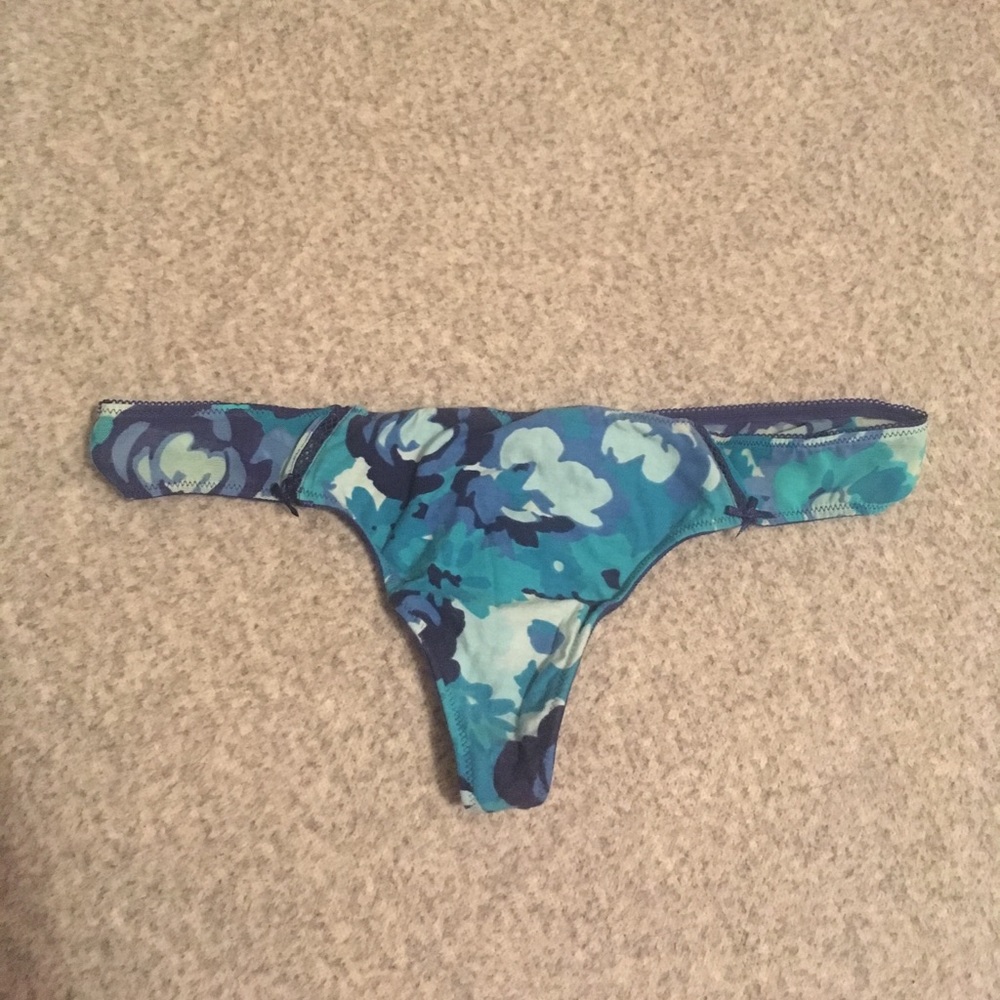 BUNDLE - Victoria’s Secret Thongs